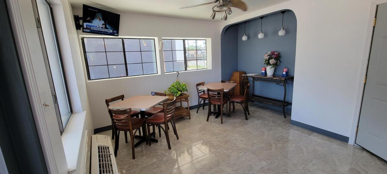 Americas Best Value Inn San Antonio Downtown Riverwalk Extérieur photo