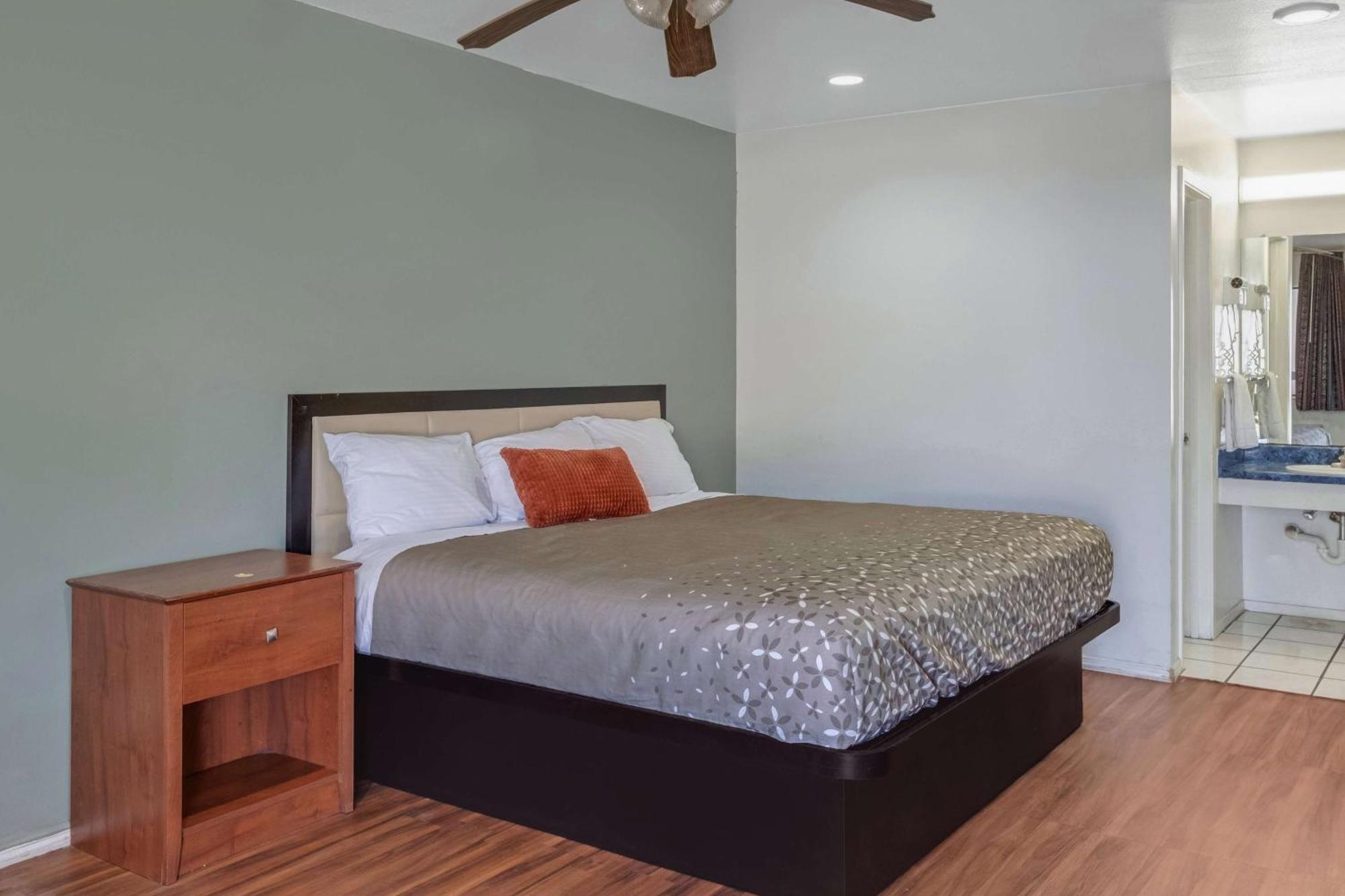 Americas Best Value Inn San Antonio Downtown Riverwalk Extérieur photo
