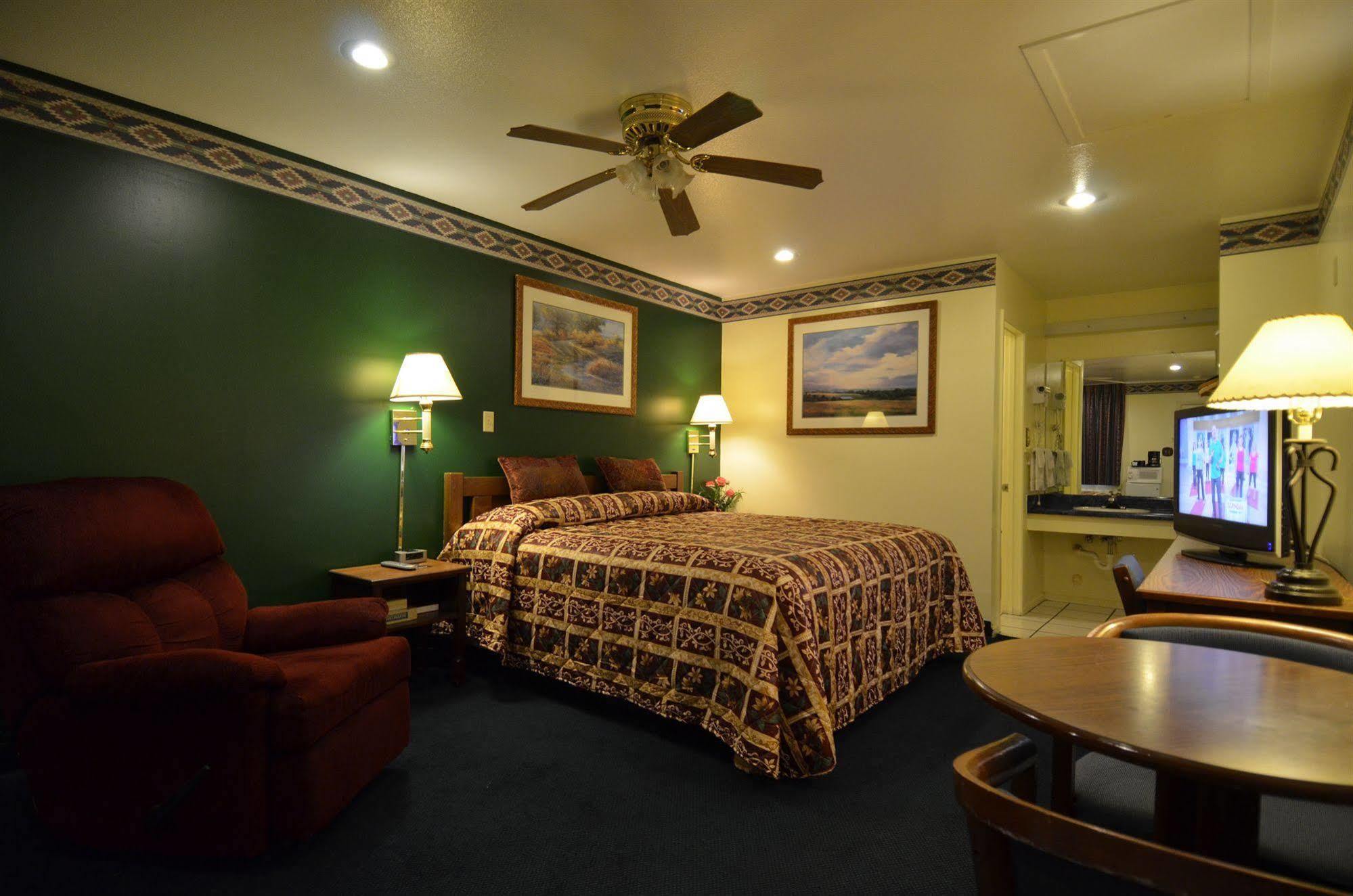 Americas Best Value Inn San Antonio Downtown Riverwalk Extérieur photo