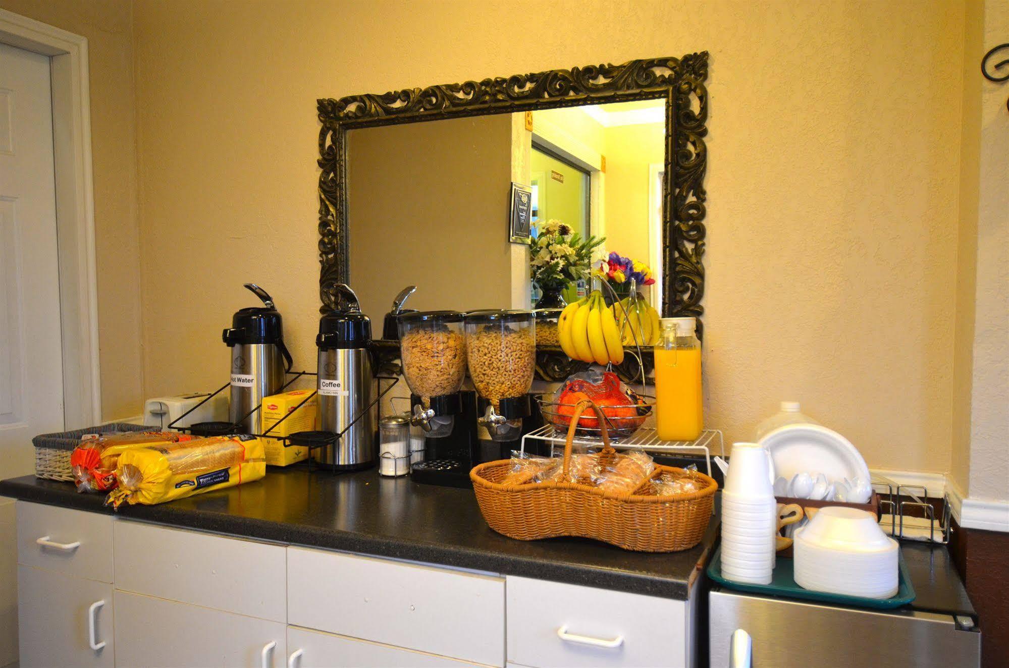 Americas Best Value Inn San Antonio Downtown Riverwalk Extérieur photo